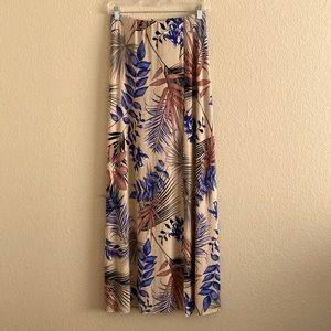 ☃️3 for $30☃️ High Slit Maxi Skirt